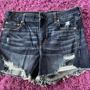 Size 14, American eagle midi shorts. New, without tags.